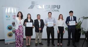 Ganadores del concurso ambiental de cuentos organizado por ITAIPU recibieron premios
