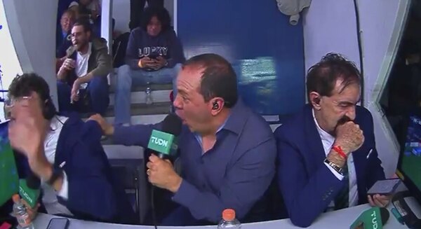 Versus / Leyenda del fútbol mexicano delira con el golazo de Richard Sánchez
