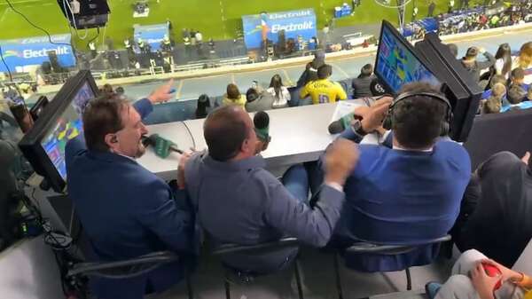 Vídeo: El alocado festejo de Cuauhtémoc Blanco por el golazo de Richard Sánchez - Fútbol Internacional - ABC Color