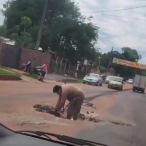POR INOPERANCIA DEL IMPUTADO INTENDENTE DE ÑEMBY, POBLADOR SALE A “BACHEAR” CALLE