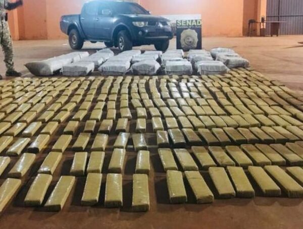 Fiscales y jueces destacan la importancia de la cooperación con la DEA · Radio Monumental 1080 AM