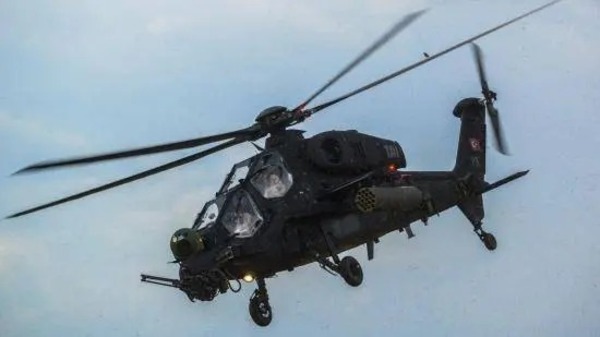 Turquía: Colisión de helicópteros militares en pleno vuelo deja seis muertos - 1000 Noticias