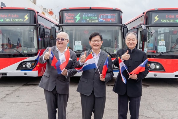 Hacia la movilidad eléctrica con buses donados por Taiwán - Portal Digital Cáritas Universidad Católica