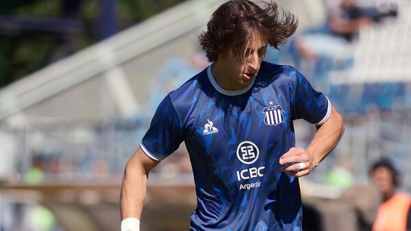 Talleres alcanza a Vélez y deja en suspenso ls definición en Argentina