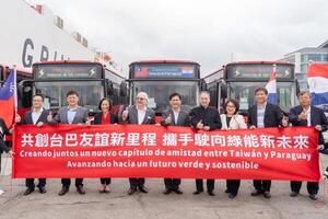 El Gobierno anuncia la llegada de los primeros 30 buses eléctricos a Paraguay • PARAGUAY TV