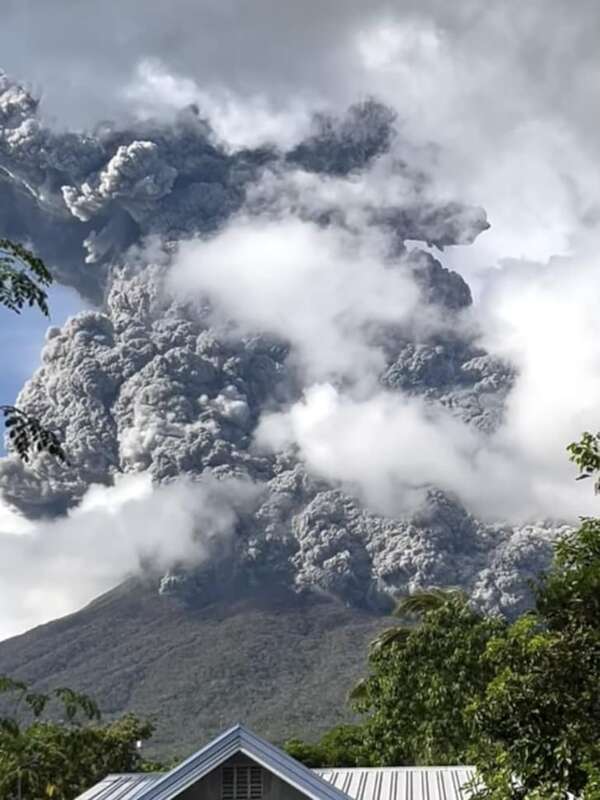 Filipinas evacúa a 87.000 personas por erupción del volcán Kanlaon - Mundo - ABC Color
