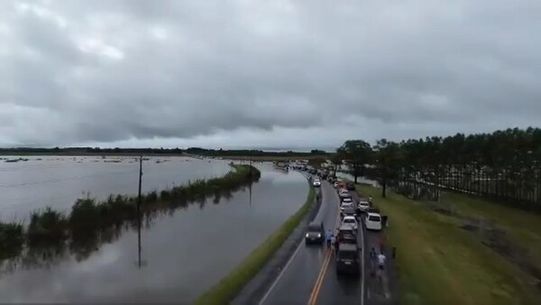 Gobernación de Itapúa pone máquinas a disposición para obras de emergencia