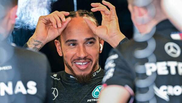 Hamilton a Ferrari y Sainz a Williams, principales cambios para 2025