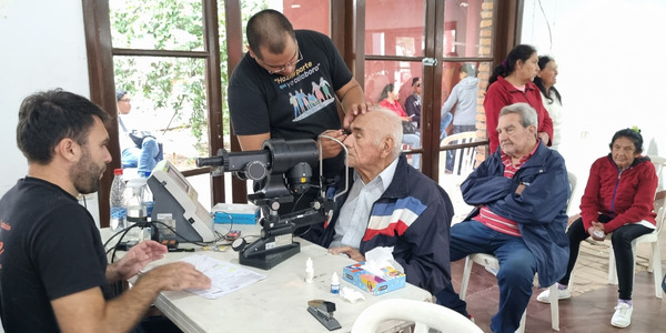 Realizarán cirugías a pacientes con cataratas en Pilar