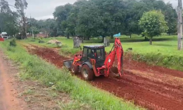 Vecinos y pescadores deportivos se organizan contra el vertido de residuos en el río Tebicuary - OviedoPress