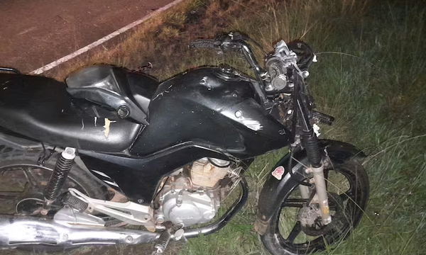Adolescente muere al chocar con su moto a un perro que se le cruzó en el camino en Ñeembucú - Noticiero Paraguay