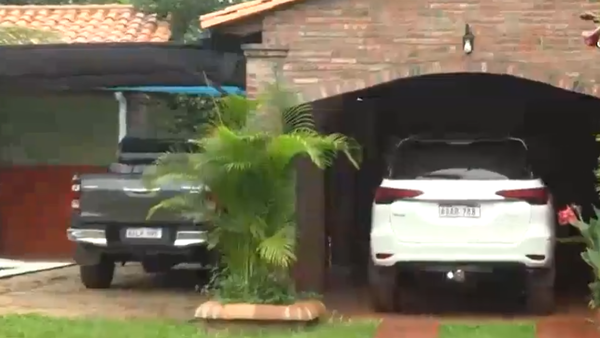 Policía ubica en una casaquinta las camionetas usadas para asalto a empresa de caudales