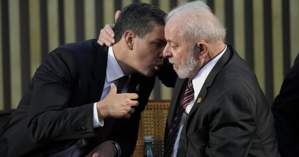 Peña se reúne con Macron para convencerlo de aceptar el acuerdo con el Mercosur