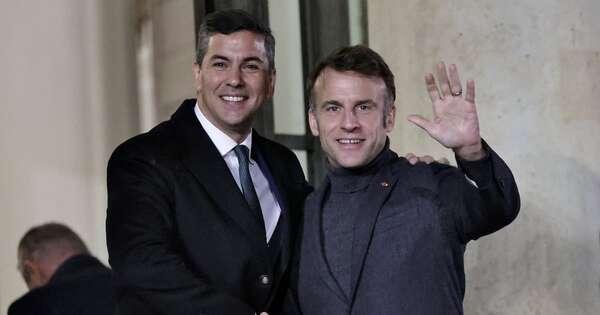 La Nación / Presidente Santiago Peña se reunió hoy con Emmanuel Macron para impulsar una agenda bilateral
