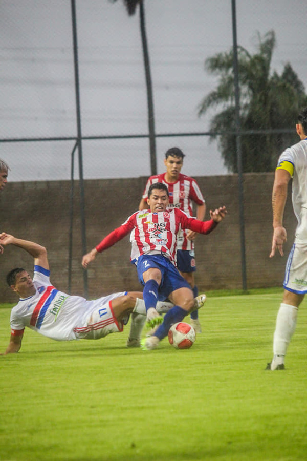 Corrales pierde ante Patriotas en duelo de equipos de Alto Paraná - La Clave
