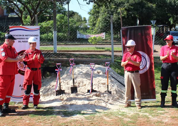 Bomberos Ciudad Nueva realizan rifa para obras del nuevo cuartel - La Clave