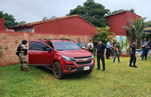 Asalto frustrado: Hallan vehículos y múltiples evidencias