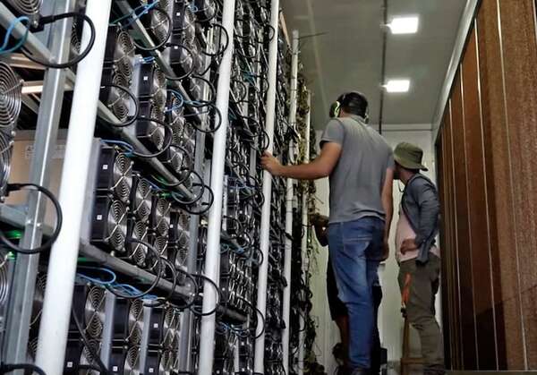 ANDE cobra más de USD 1 millón a criptomineras de Villarrica - Nacionales - ABC Color