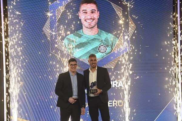 Gastón Olveira, el mejor del año - Fútbol - ABC Color
