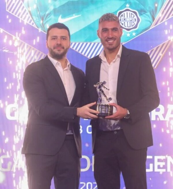 Gastón Olveira acapara distinciones en la gala Premios de Primera