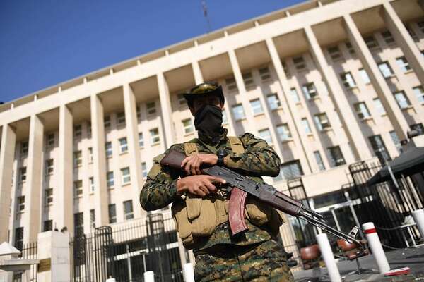 El líder de los rebeldes sirios aborda el “traspaso de poder” tras la caída de Al Asad - Mundo - ABC Color