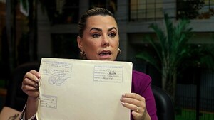 Lizarella aclara que sí tiene título, pero que nunca ejerció su profesión