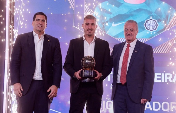 La noche de Gastón Olveira y Olimpia en los Premios de Primera