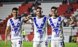 Versus / Chiqui Arce y Guaraní se fijan en un nueve de mucha proyección
