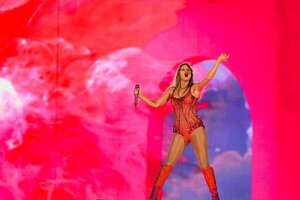 Taylor Swift culmina su “Eras Tour” con más de dos mil millones de dólares recaudados - Música - ABC Color