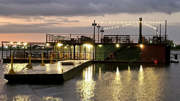 Los López: Primer bar flotante paraguayo