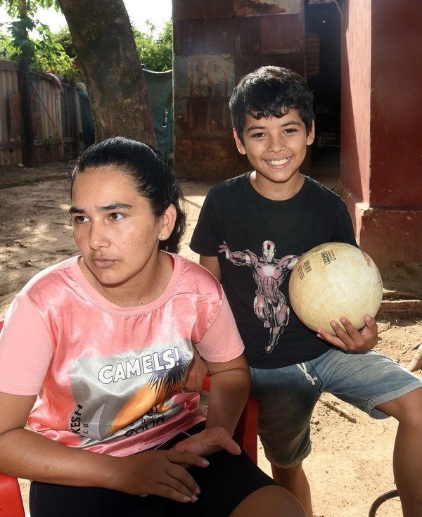 El pequeño delantero que lucha contra la leucemia y sueña en grande
