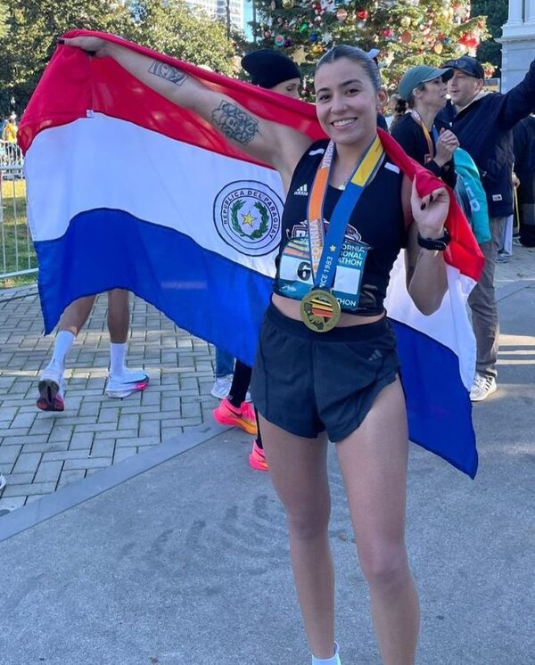 Daniela Rivera bate récord nacional U23 de maratón en California - .::Agencia IP::.