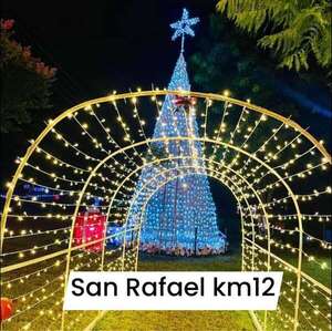 Convierten 7.000 botellas plásticas en impresionantes adornos navideños para plaza de San Rafael del Paraná - Nacionales - ABC Color