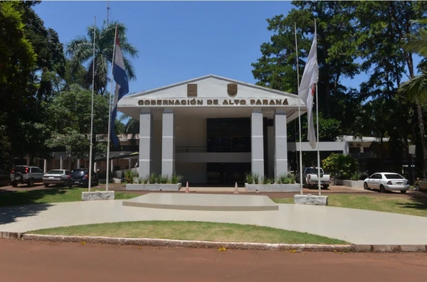 Luego de tres años de la denuncia, imputan a exjefe departamental por supuesto acoso sexual - Noticiero Paraguay