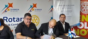 Club de Servicios de Cambyreta dona equipos médicos a unidades de salud del distrito