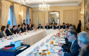 Peña resalta a Paraguay ante empresas francesas e internacionales