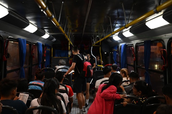 "Búho": Lanzan licitación para servicio de buses nocturnos - trece