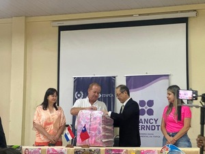 Gobierno de Itapúa recibe donación de juguetes por parte del cónsul general de China (Taiwán) para niños indígenas