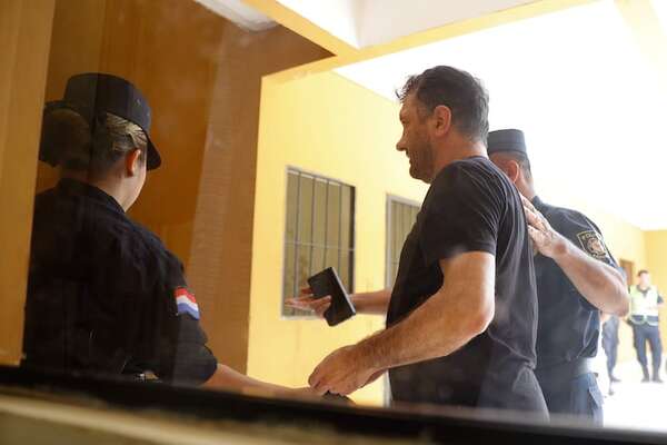 Senador argentino Edgardo Kueider expulsado de su partido tras detención en Paraguay - Nacionales - ABC Color