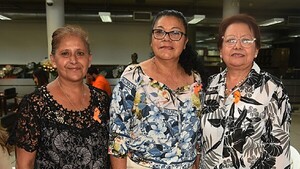 Presentan el libro Mujer, seca tus lágrimas y ¡levántate!