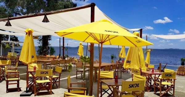 Diario HOY | Bar flotante en Costanera de Asunción, con ‘Mariscal López y Madame Lynch’ entre clientes