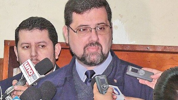Disponen arresto domiciliario de Luis Alberto Riart, exministro del MEC