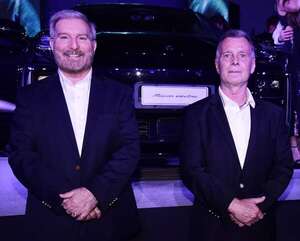 Porsche reveló nuevo Macan 100% eléctrico  - Sociales - ABC Color