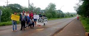 AUDIO: Pobladores de San Pedro iniciaron una campaña de colaboración para el bacheo de la Ruta PY 08 - Periodísticamente - ABC Color