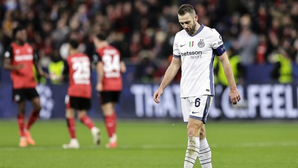 Un agónico gol de Mukiele le da la victoria al Leverkusen