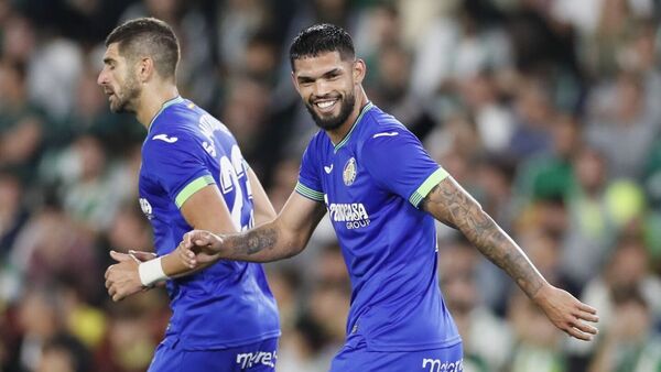 ¿Dos paraguayos más en la Premier League?
