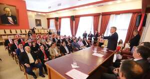 La Nación / Apoderados departamentales abandonan Fuerza Republicana y se suman a Honor Colorado
