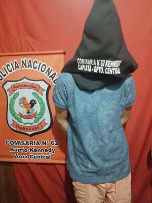 Video: amenazó a su expareja con un cuchillo frente a su hijo y fue detenido - Policiales - ABC Color
