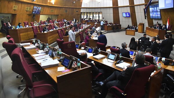 Sesión de Diputados termina en rabona y dejan pendiente RUN
