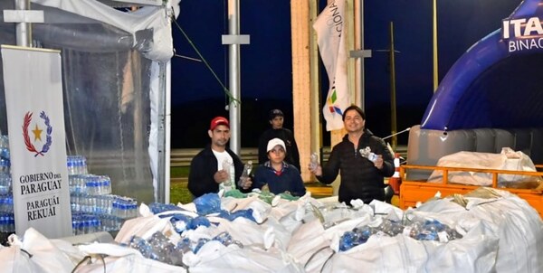 ITAIPU entregó cerca de 30.000 botellas plásticas a recicladores tras festividad de Caacupé